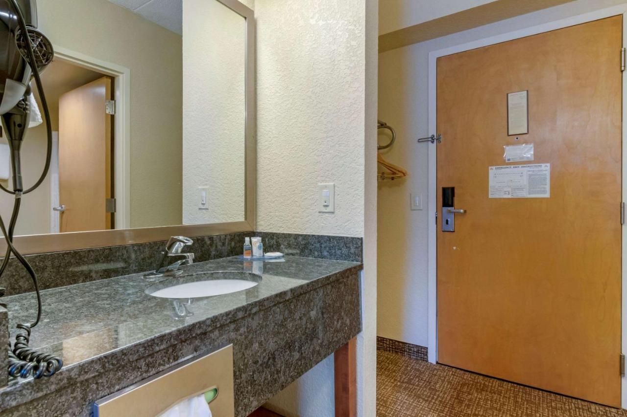 Comfort Inn Mechanicsburg - Harrisburg South Екстер'єр фото